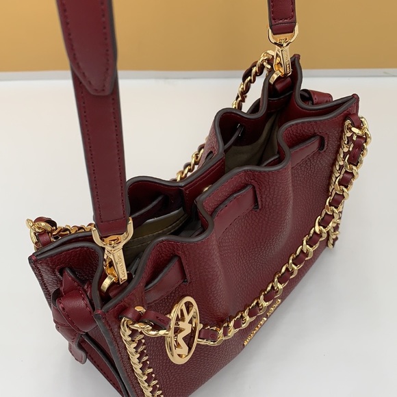 MICHAEL KORS MINA Small Belted
Chain Crossbody bag DARK CHERRY
COLOR - Picture 11 of 16